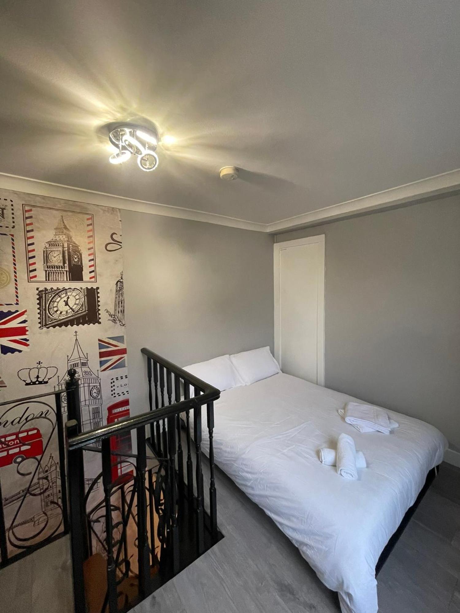 Westminster Inn Лондон Экстерьер фото