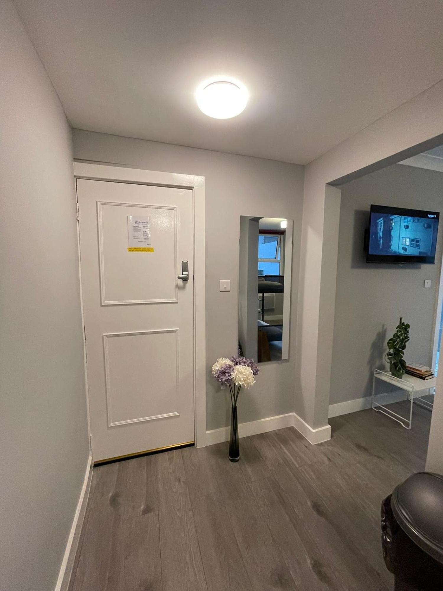Westminster Inn Лондон Экстерьер фото