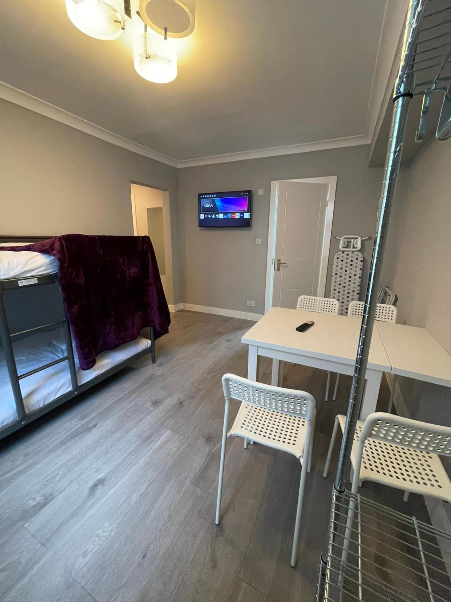 Westminster Inn Лондон Экстерьер фото
