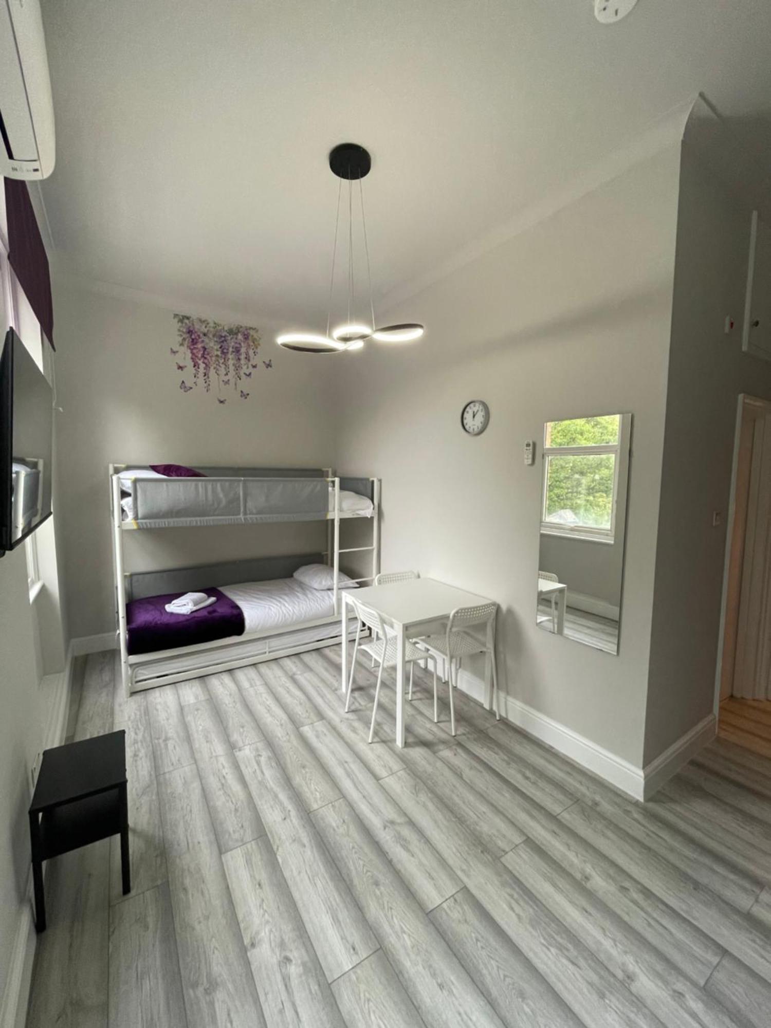 Westminster Inn Лондон Экстерьер фото