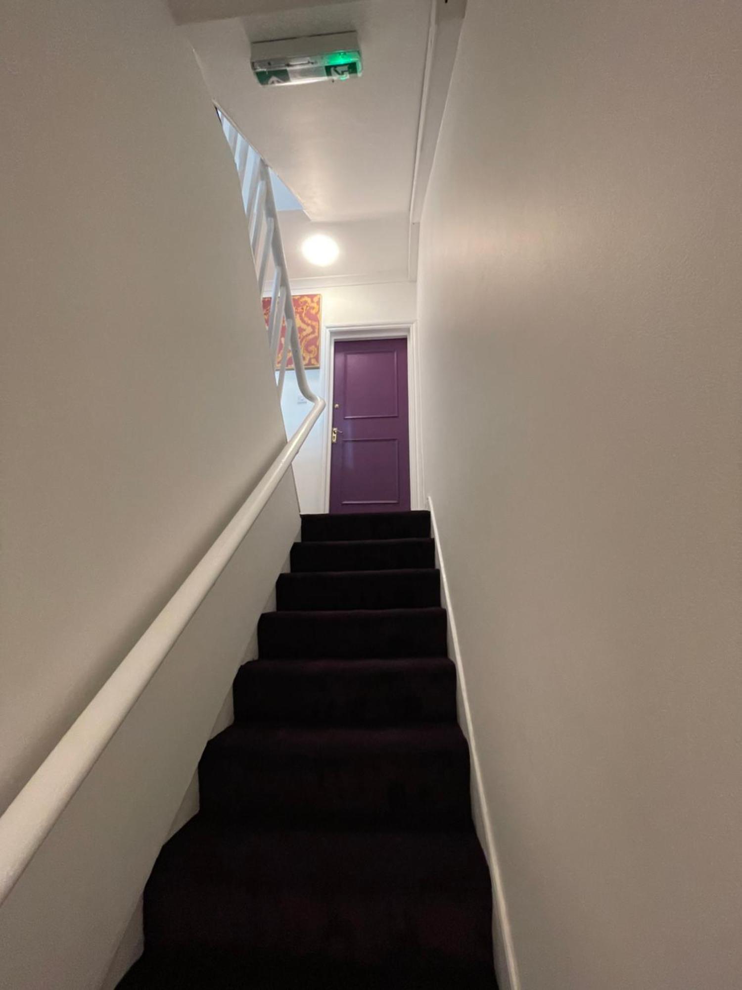 Westminster Inn Лондон Экстерьер фото