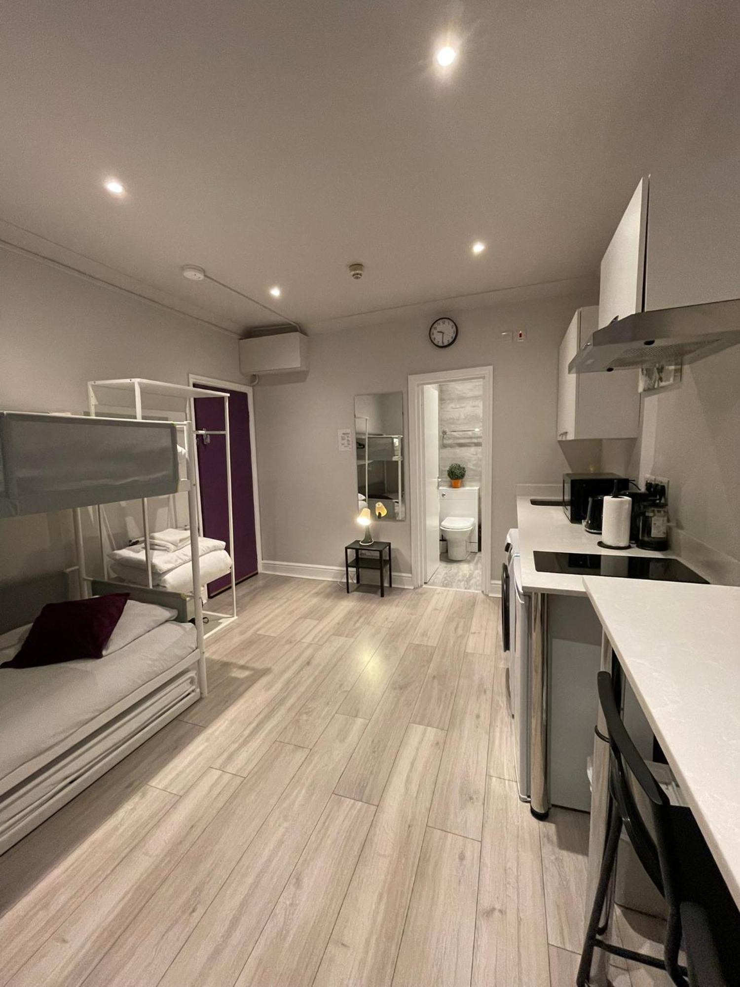 Westminster Inn Лондон Экстерьер фото